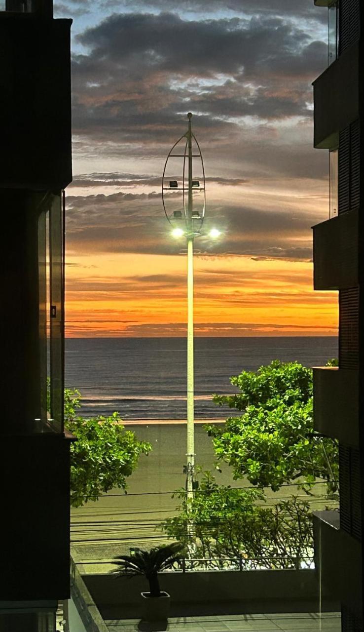 Avenida Atlantica, Beira Mar, Pe Na Areia Apartment Balneário Camboriú Exterior foto